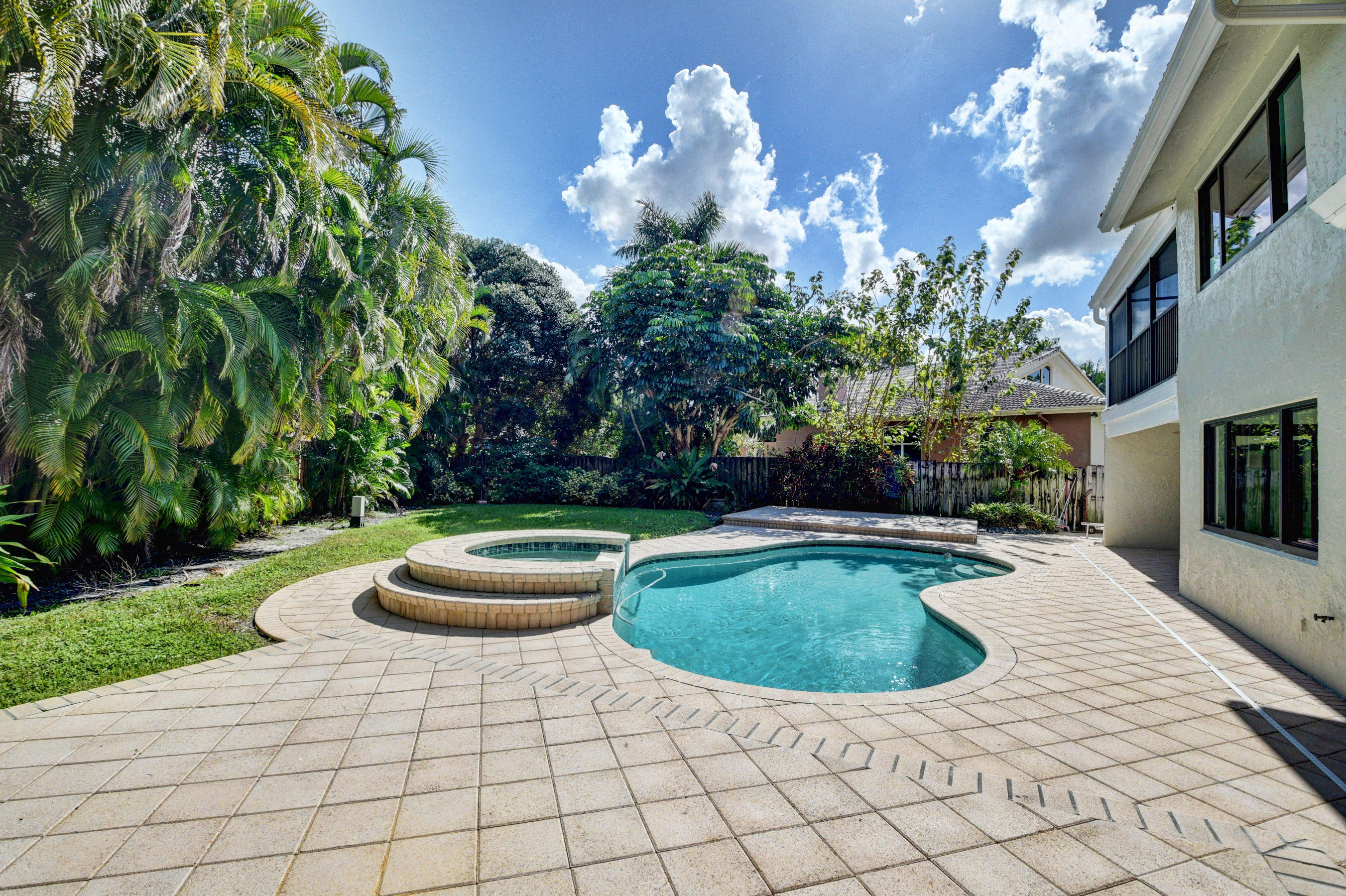 Colonnade - Residential Lease