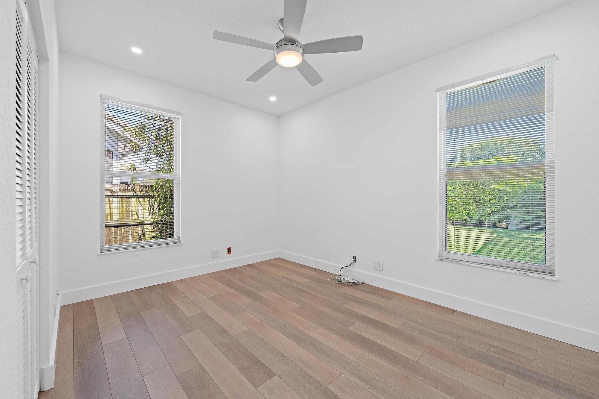 CRYSTAL POINTE 1 - Residential