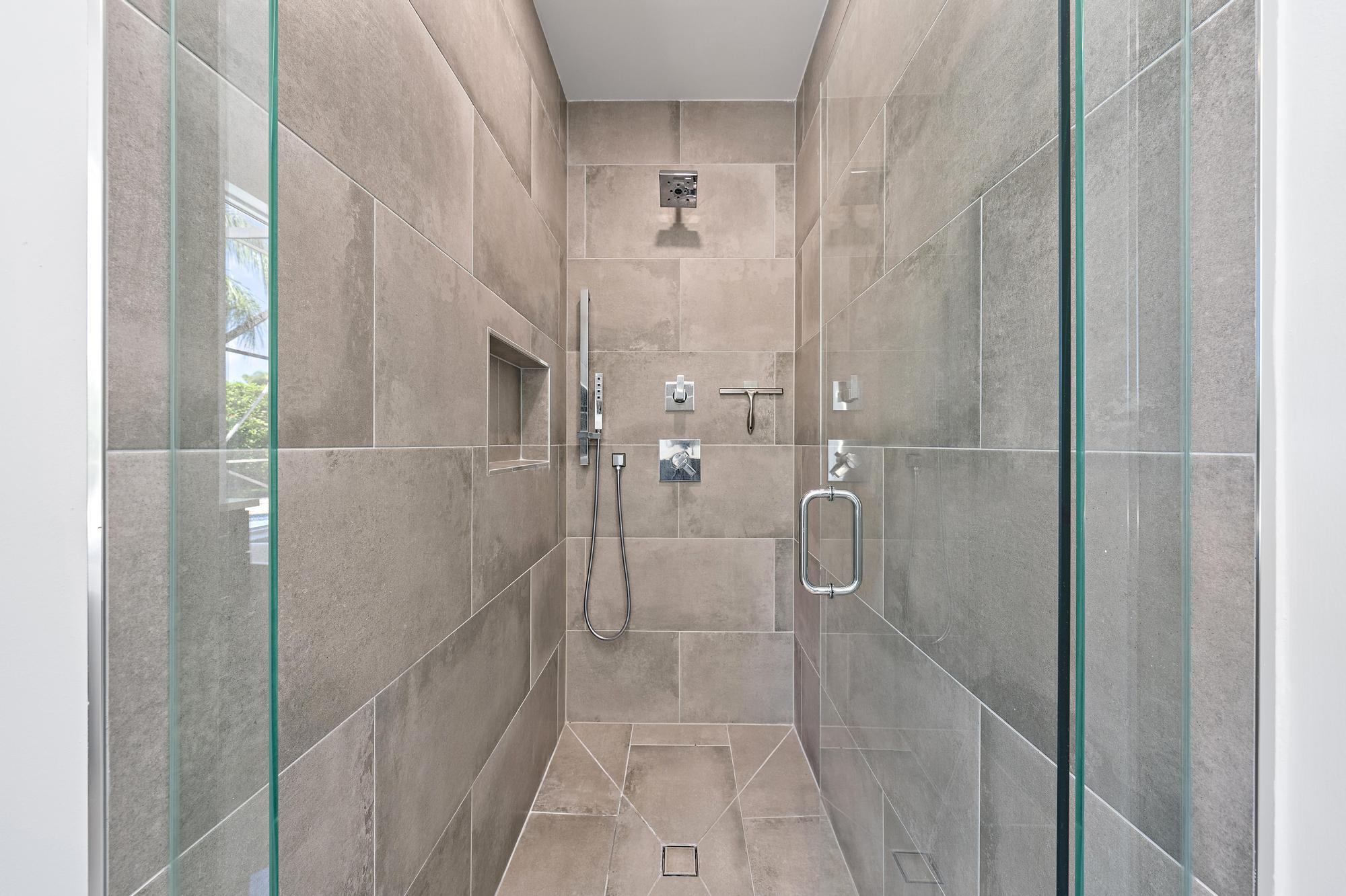 CRYSTAL POINTE 1 - Residential