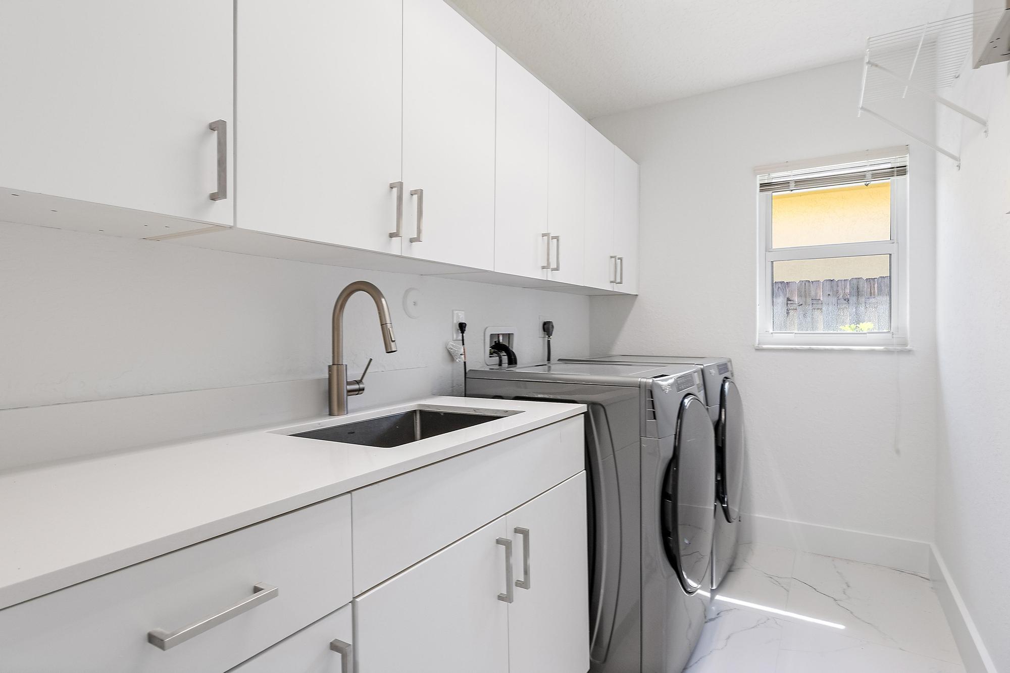 CRYSTAL POINTE 1 - Residential