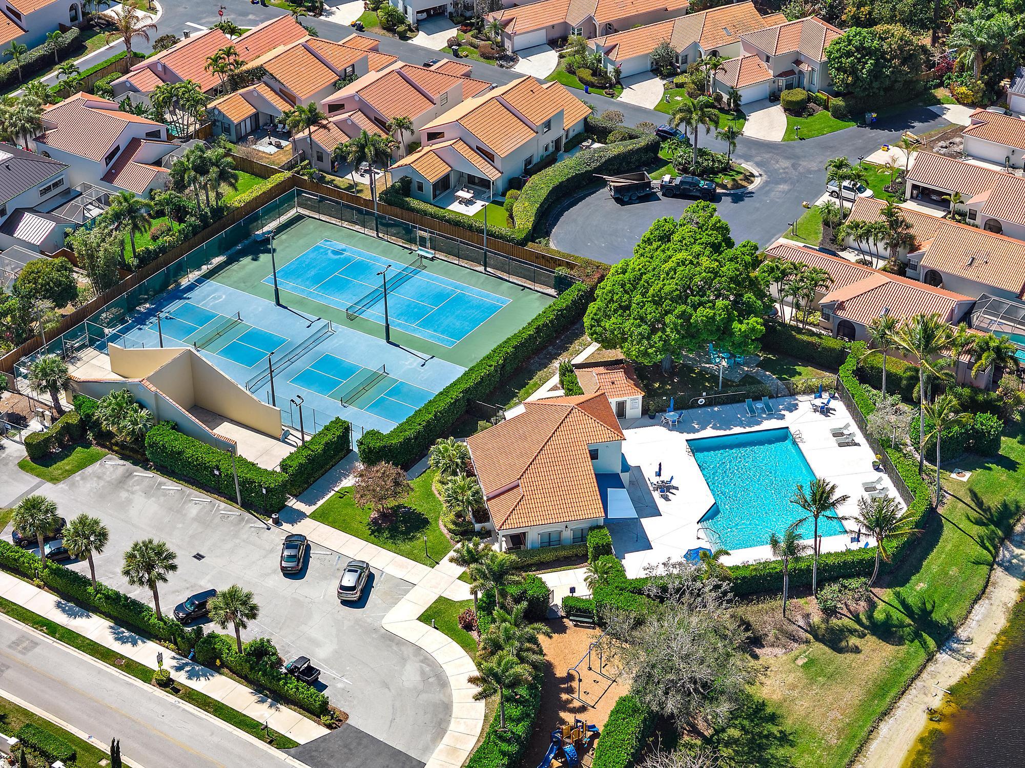 CRYSTAL POINTE 1 - Residential