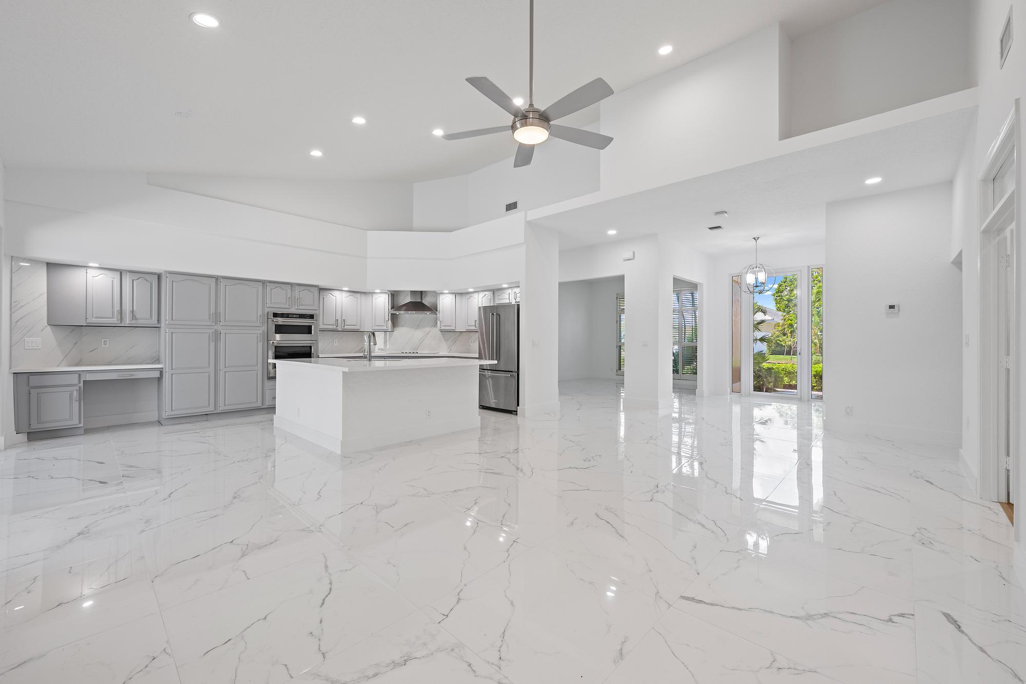 CRYSTAL POINTE 1 - Residential