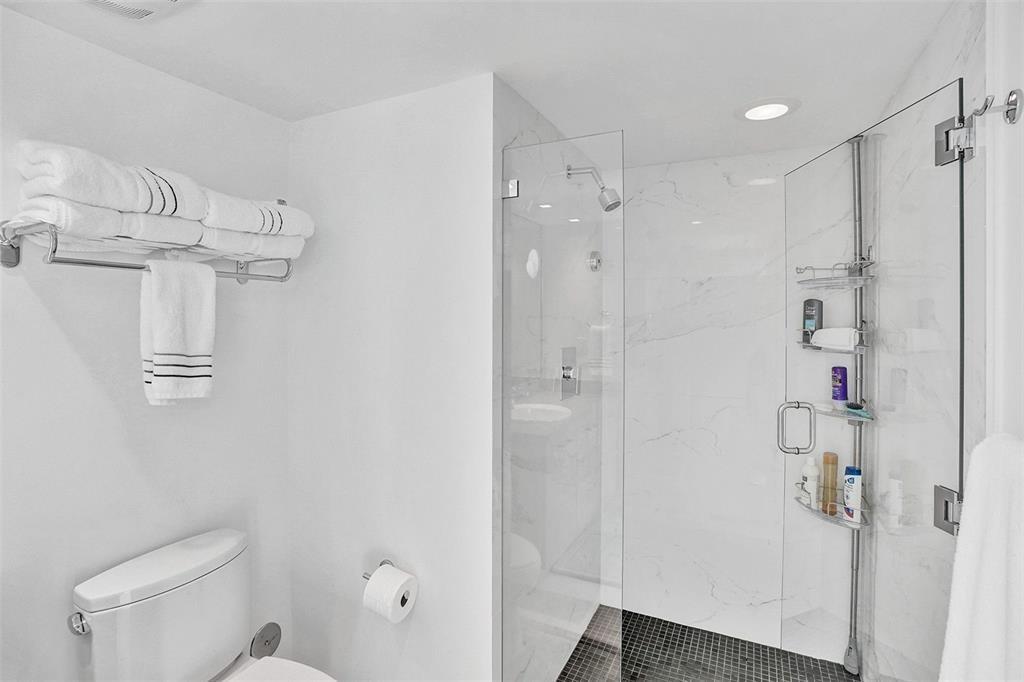 400 Sunny Isles Condo - Residential Lease