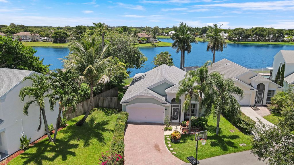 Photo of 30 Swallow Drive, Boynton Beach, FL 33436 (MLS # R11088678)