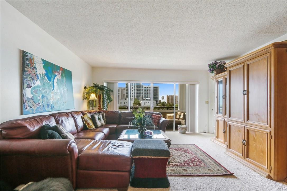 Christopher House - Residential