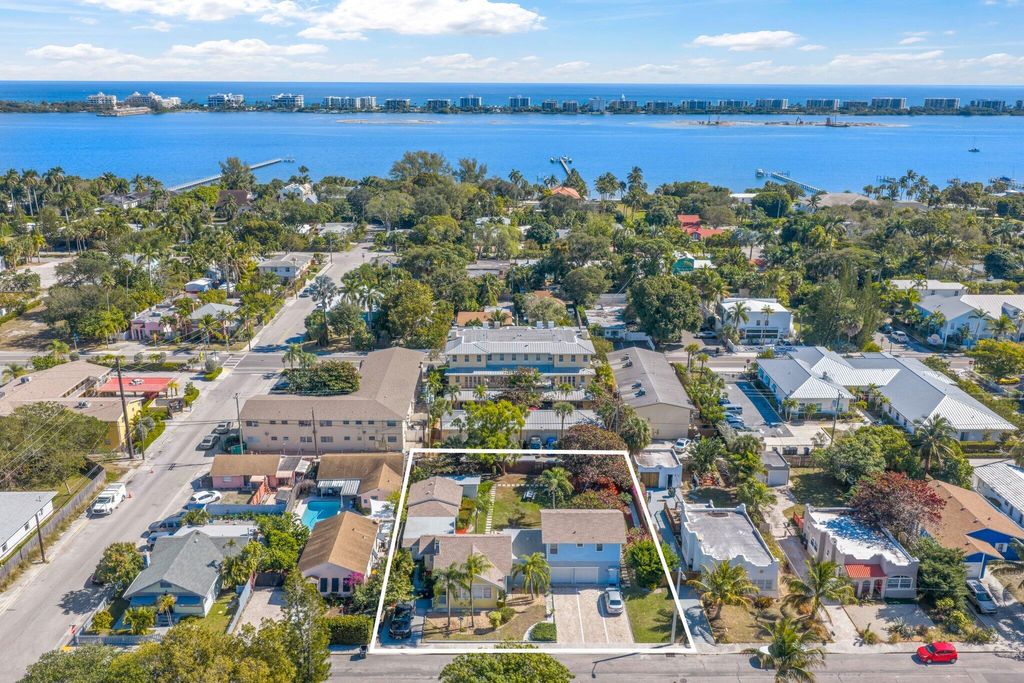 Photo of 812 S N Street, Lake Worth Beach, FL 33460 (MLS # R11161766)