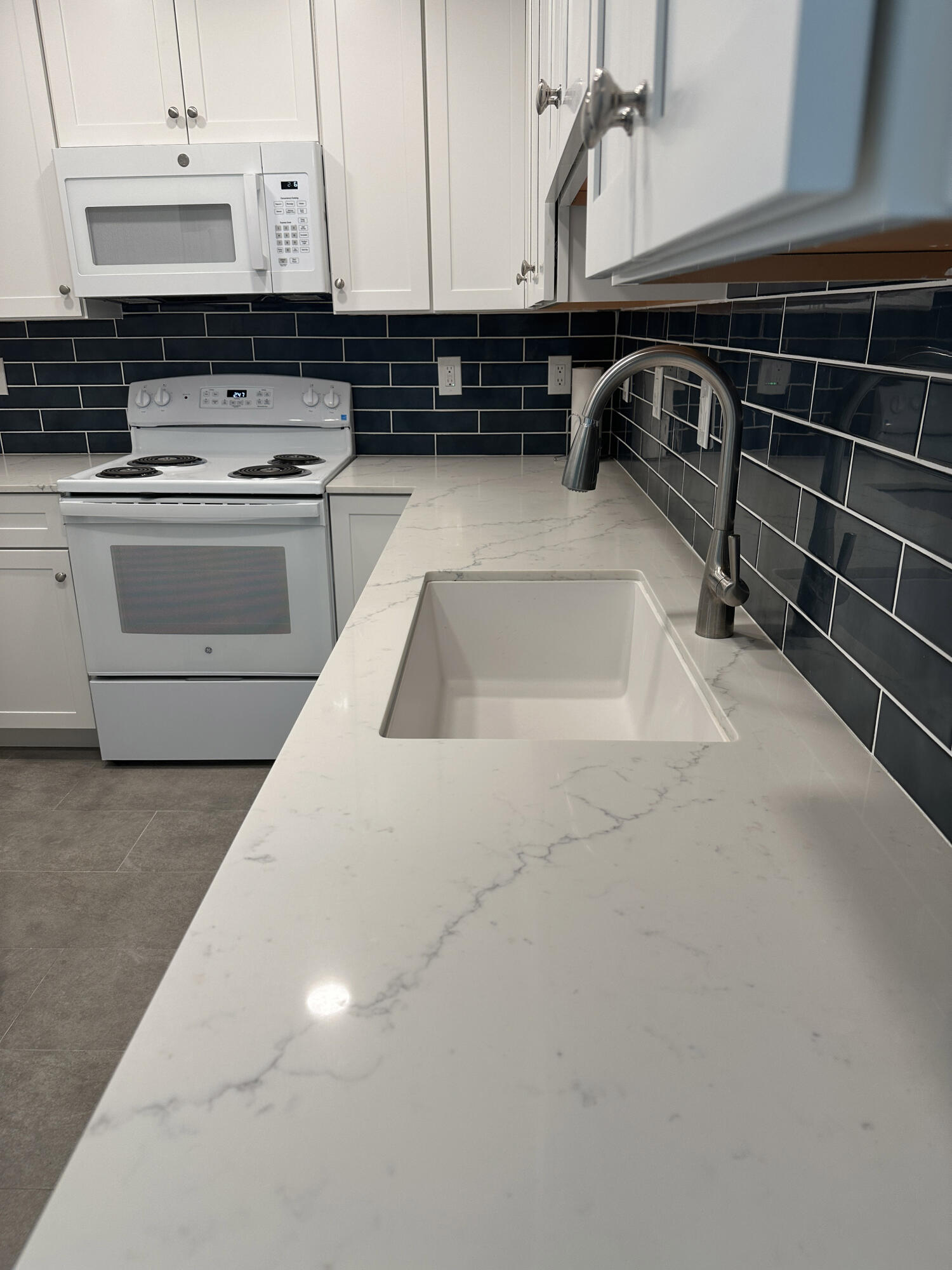 BAY COLONY CLUB CONDO - Residential