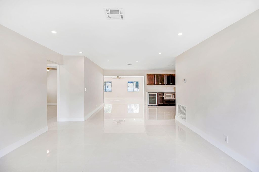 Photo of 818 Hollywood Blvd, Hollywood, FL 33019 (MLS # R11003981)