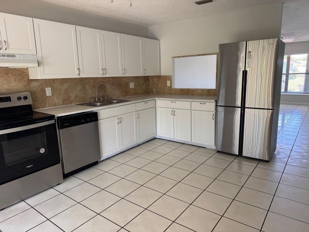 Photo of 7355 Pinedale Drive, Boynton Beach, FL 33436 (MLS # R11099897)