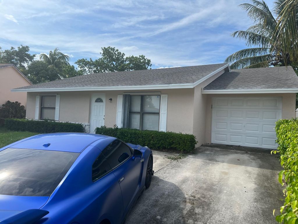 Photo of 7355 Pinedale Drive, Boynton Beach, FL 33436 (MLS # R11099897)