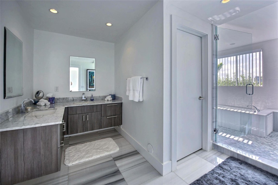 Bay Crest SE Point Lot - Residential