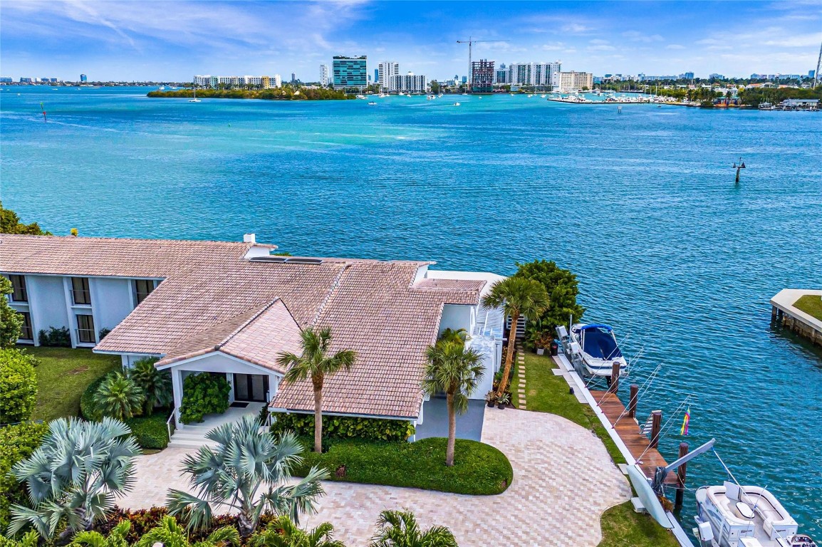 Bay Crest SE Point Lot - Residential