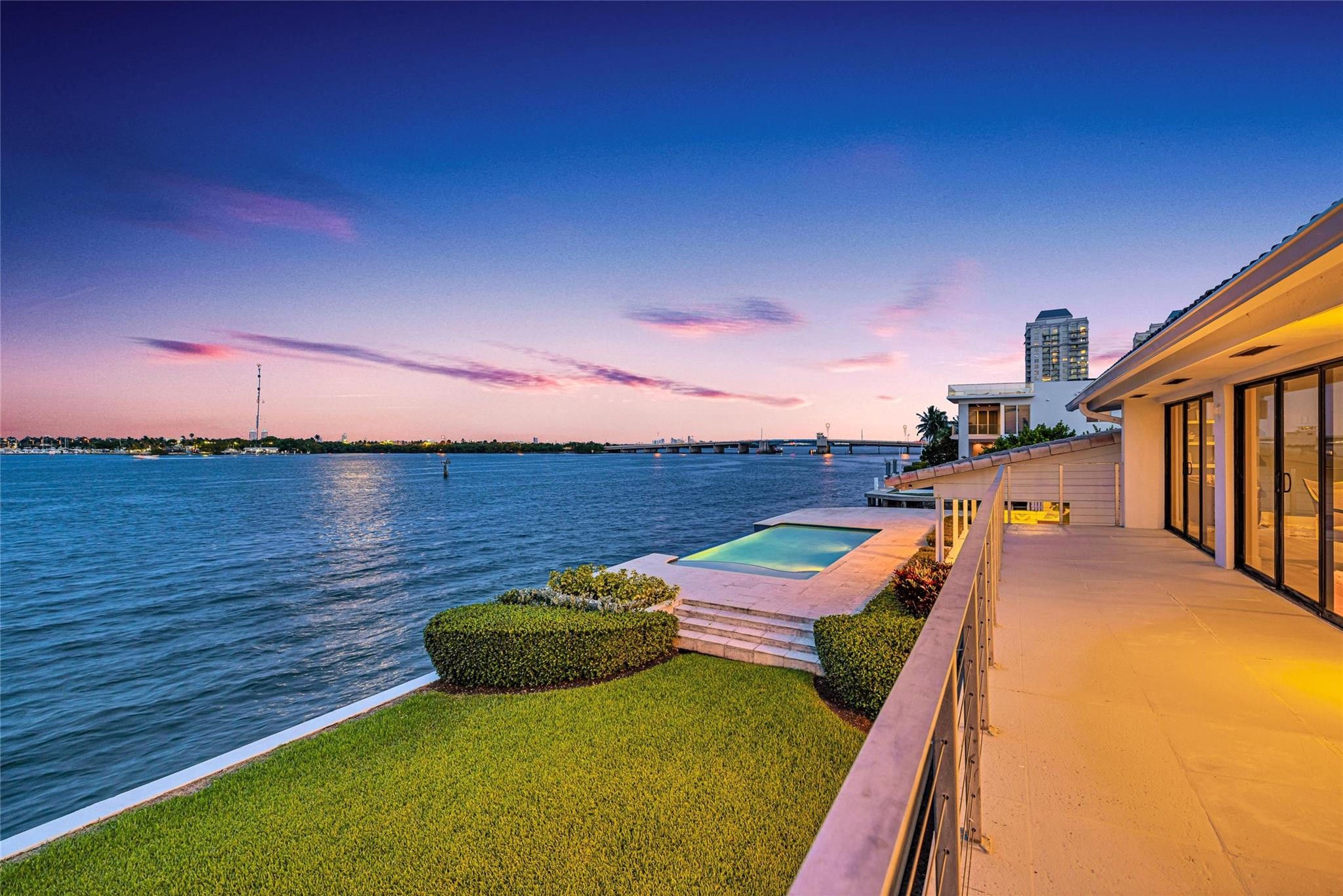 Bay Crest SE Point Lot - Residential