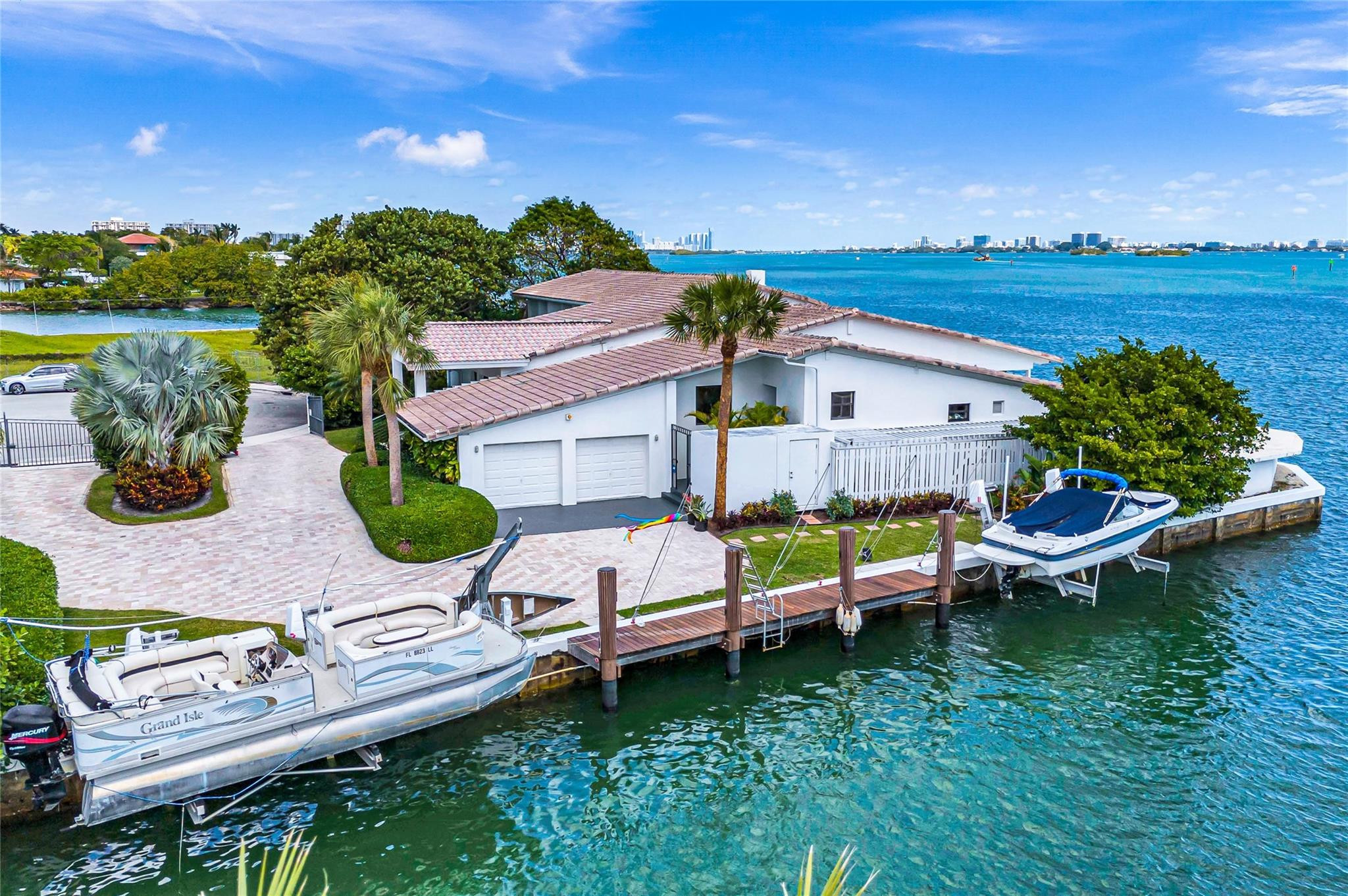 Bay Crest SE Point Lot - Residential