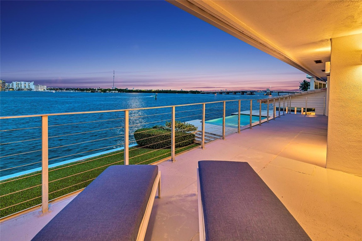 Bay Crest SE Point Lot - Residential