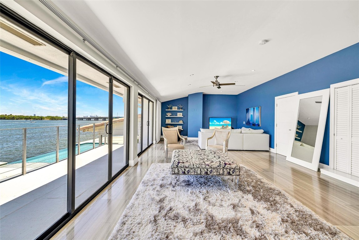 Bay Crest SE Point Lot - Residential