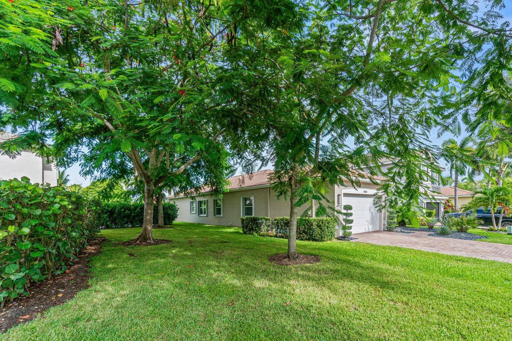 Photo of 11583 Ponywalk Trail, Boynton Beach, FL 33473 (MLS # R11119857)