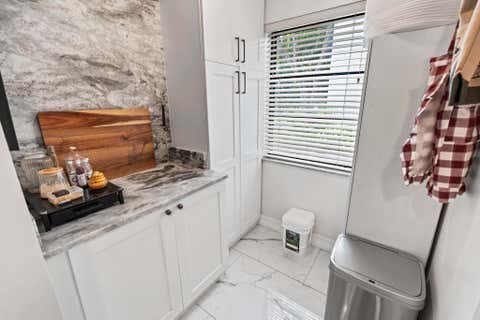 Tiny photo for 1021 Mockingbird Lane #211, Plantation, FL 33324 (MLS # B26046034)