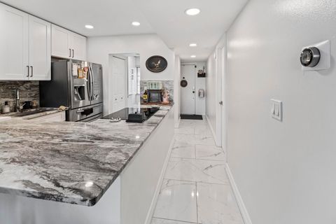 Tiny photo for 1021 Mockingbird Lane #211, Plantation, FL 33324 (MLS # B26046034)