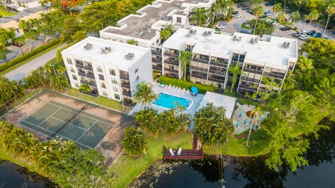 Tiny photo for 1021 Mockingbird Lane #211, Plantation, FL 33324 (MLS # B26046034)