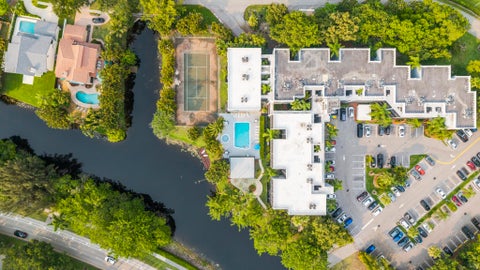 Tiny photo for 1021 Mockingbird Lane #211, Plantation, FL 33324 (MLS # B26046034)