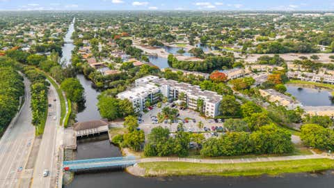 Tiny photo for 1021 Mockingbird Lane #211, Plantation, FL 33324 (MLS # B26046034)