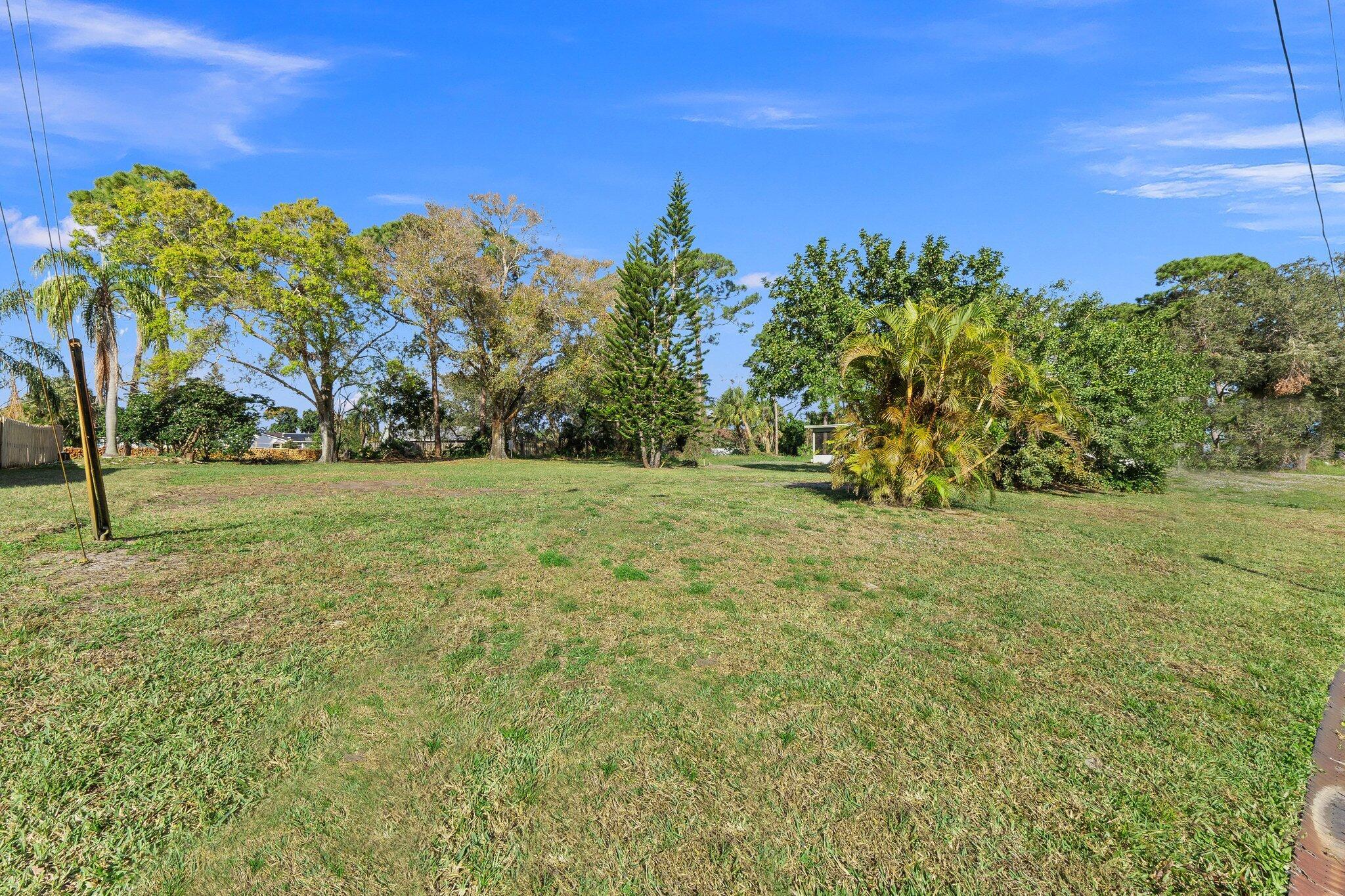 What a great lot! This is a 10k SF lot that is completely cleared and ready for fill! It backs up to a wide drainage canal providing great storm water runoff and is located on a dead end street! Build your dream home! ''The best investment on Earth is earth.'' -- Louis Glickman