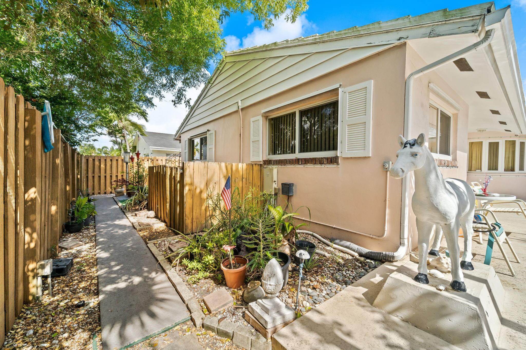 CORAL RIDGE ISLES - Residential Income