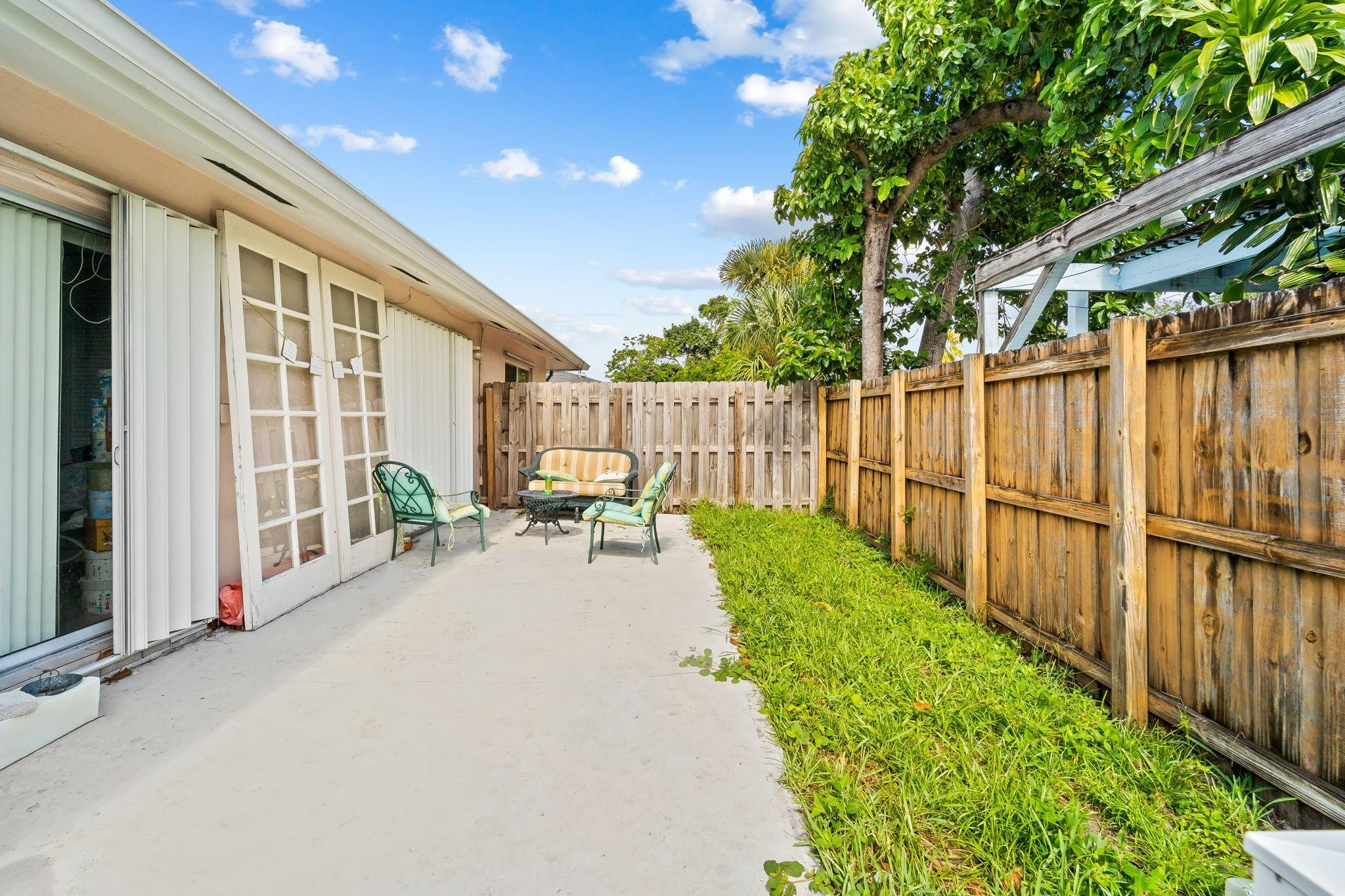 CORAL RIDGE ISLES - Residential Income