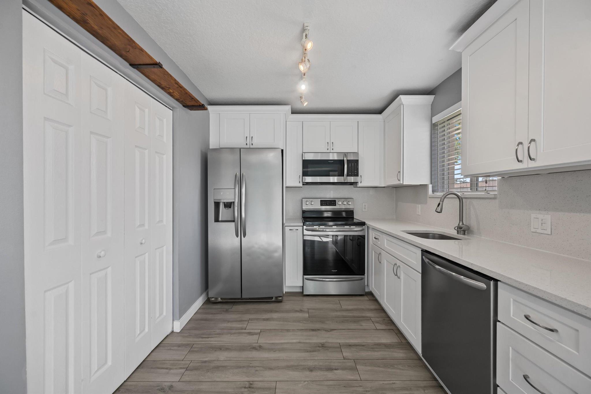 COVE AT BRIAR BAY CONDO - Residential