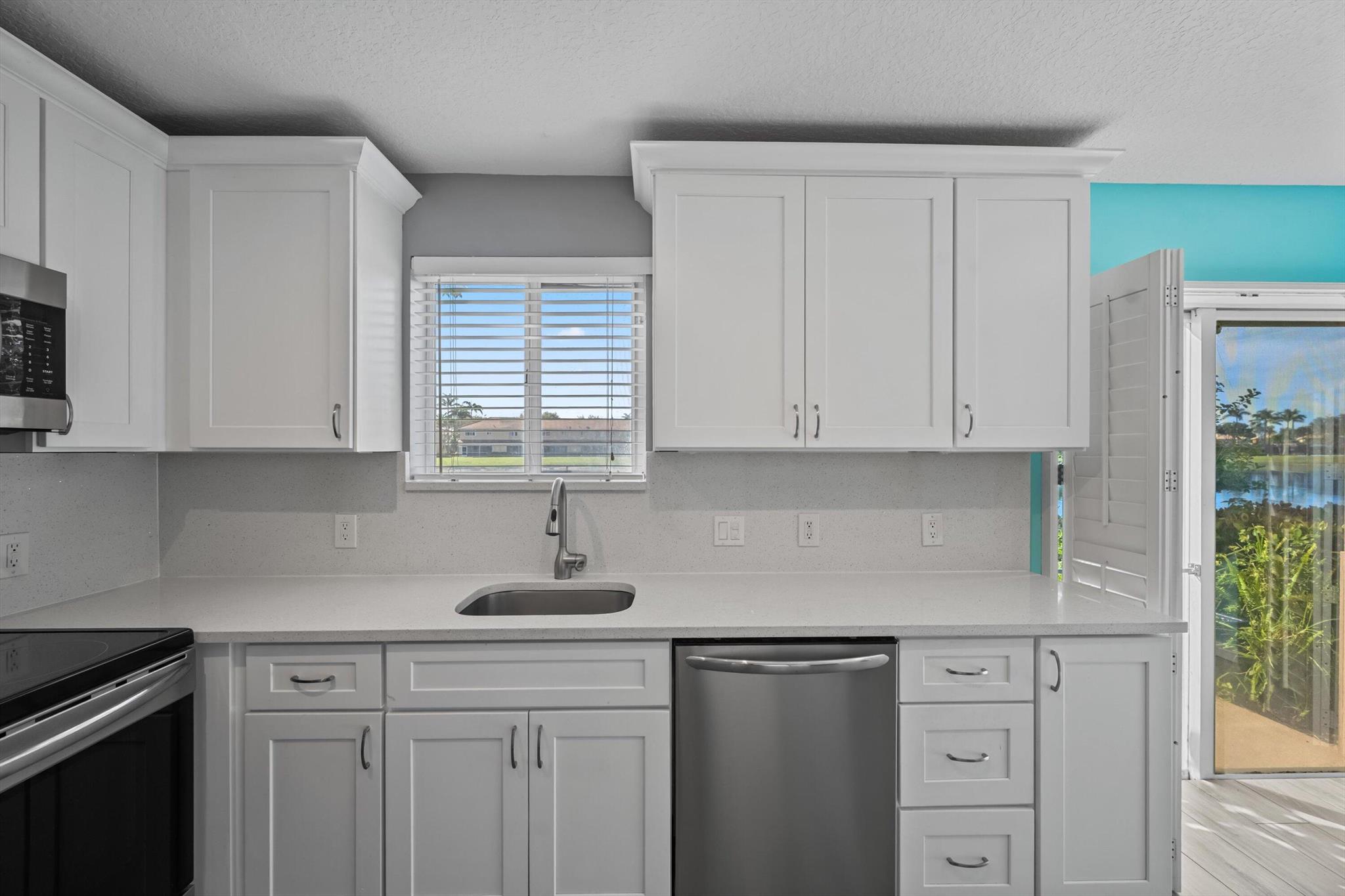 COVE AT BRIAR BAY CONDO - Residential