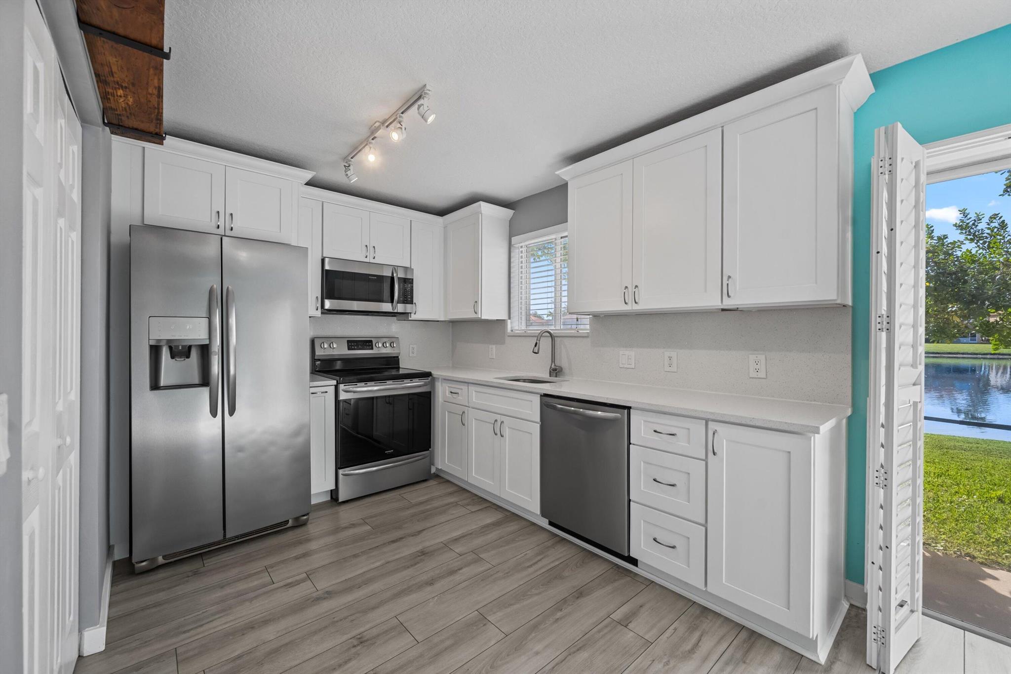 COVE AT BRIAR BAY CONDO - Residential