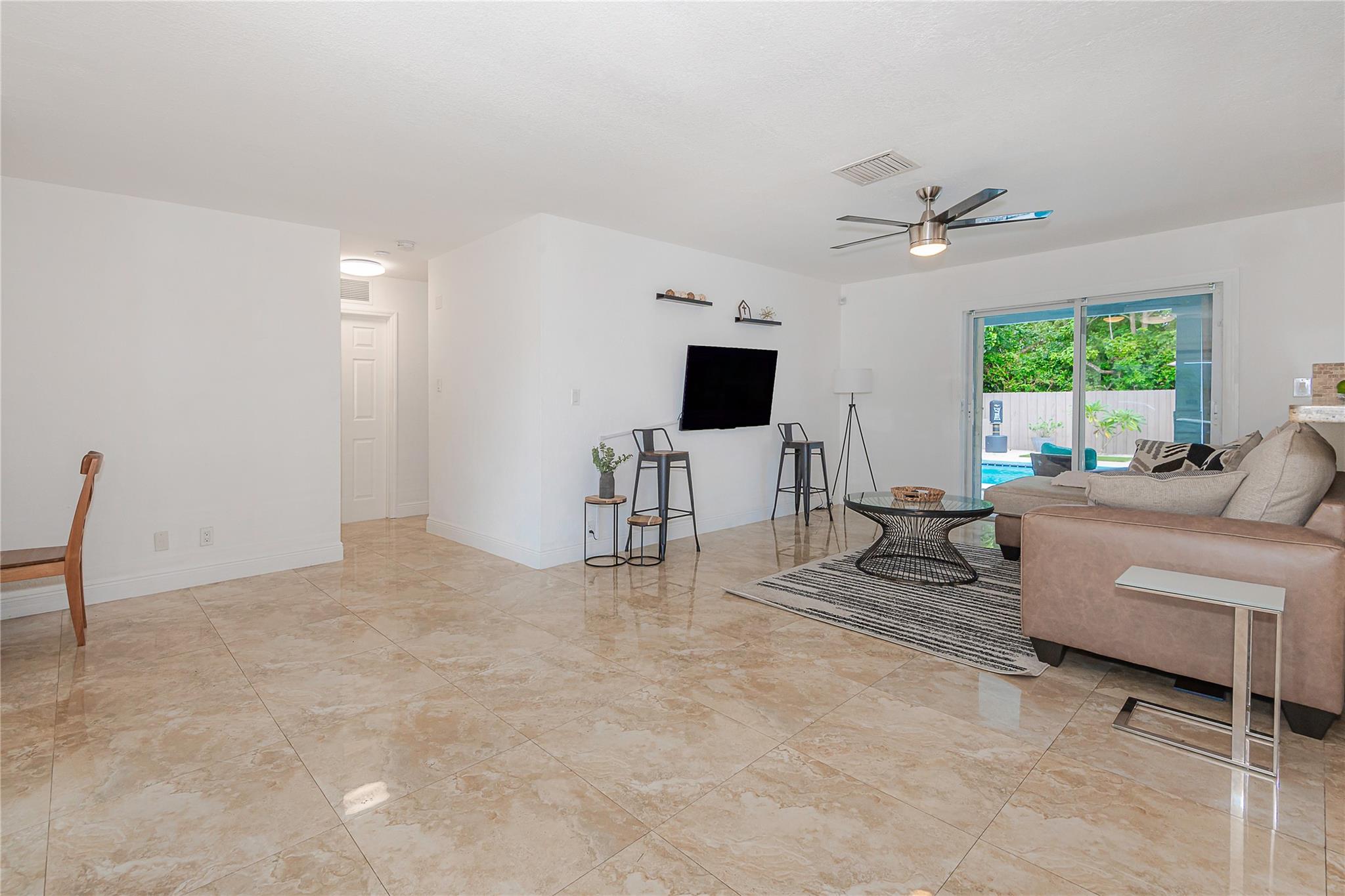 7410 NW 13th Ct