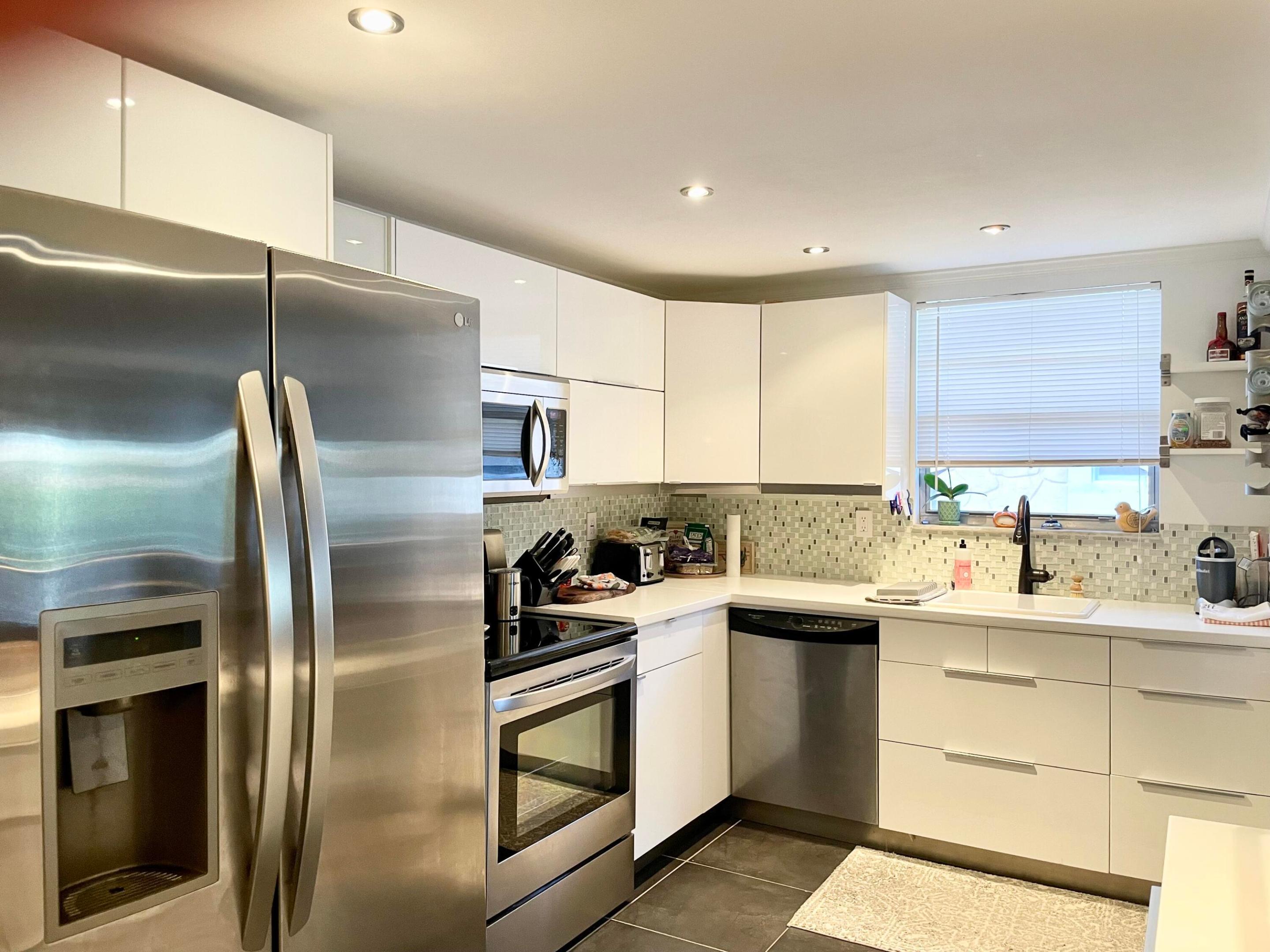 720 N Dixie Highway 604