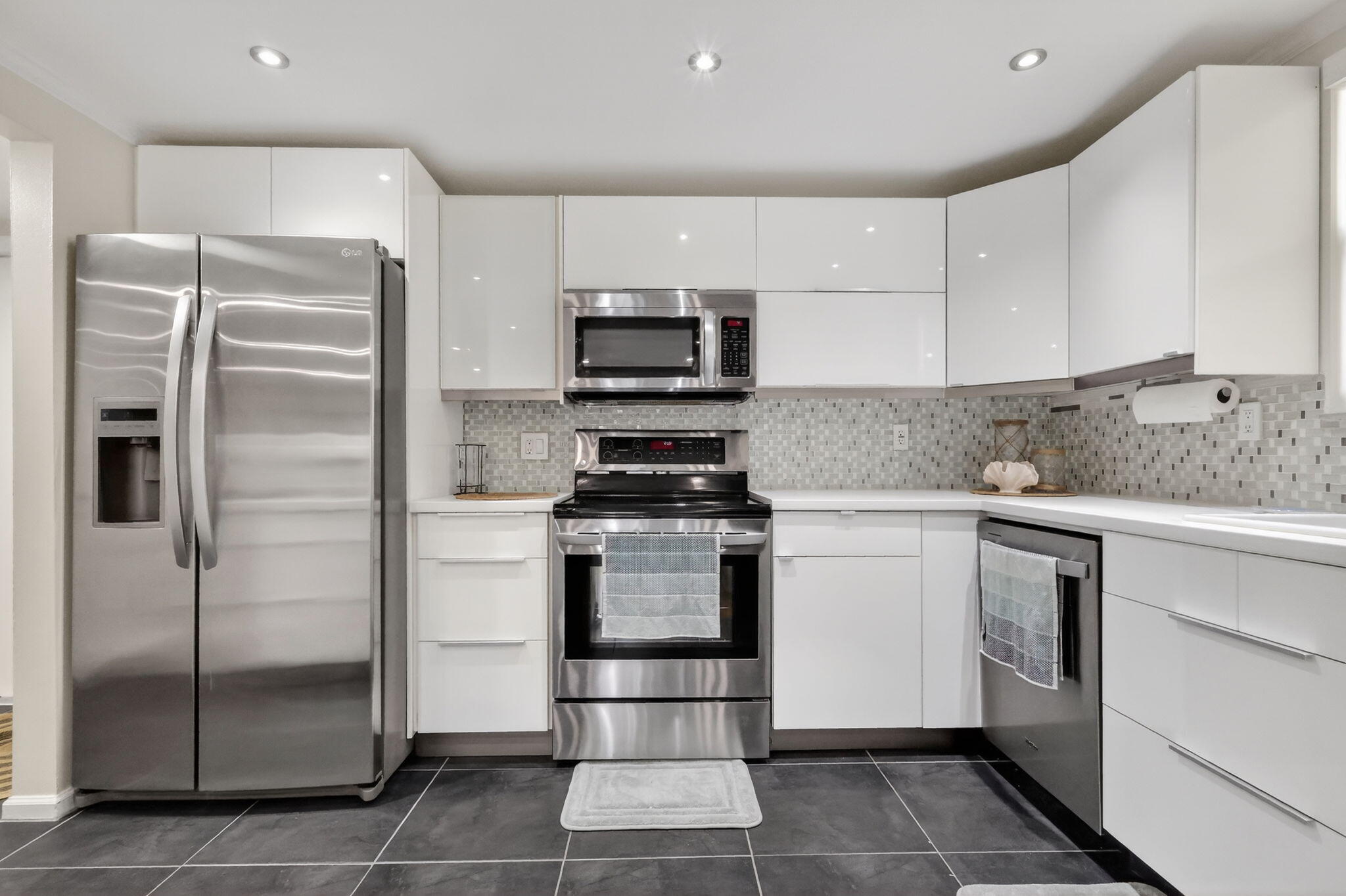 SHORE SIDE CONDO - Residential