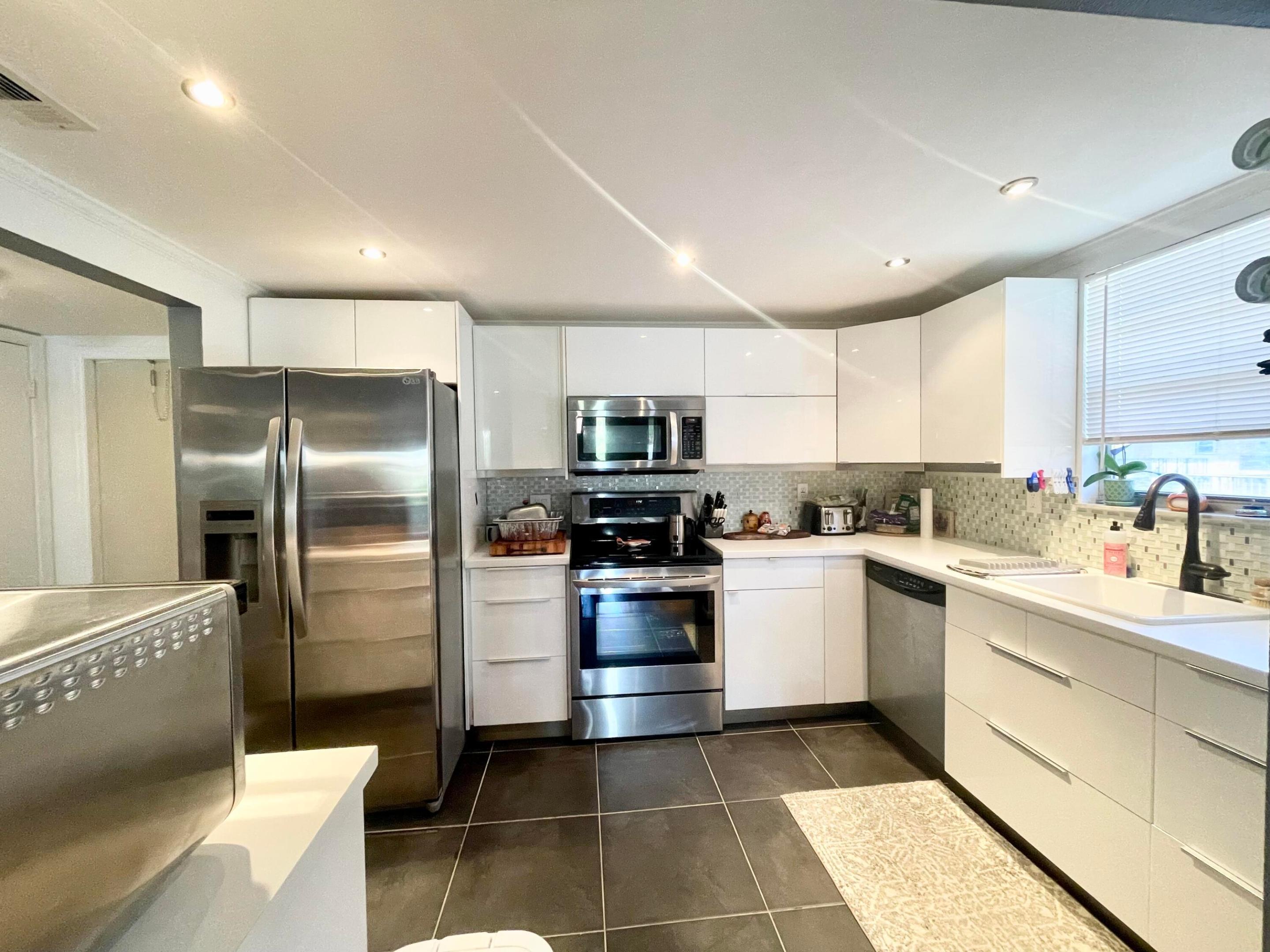 720 N Dixie Highway 604