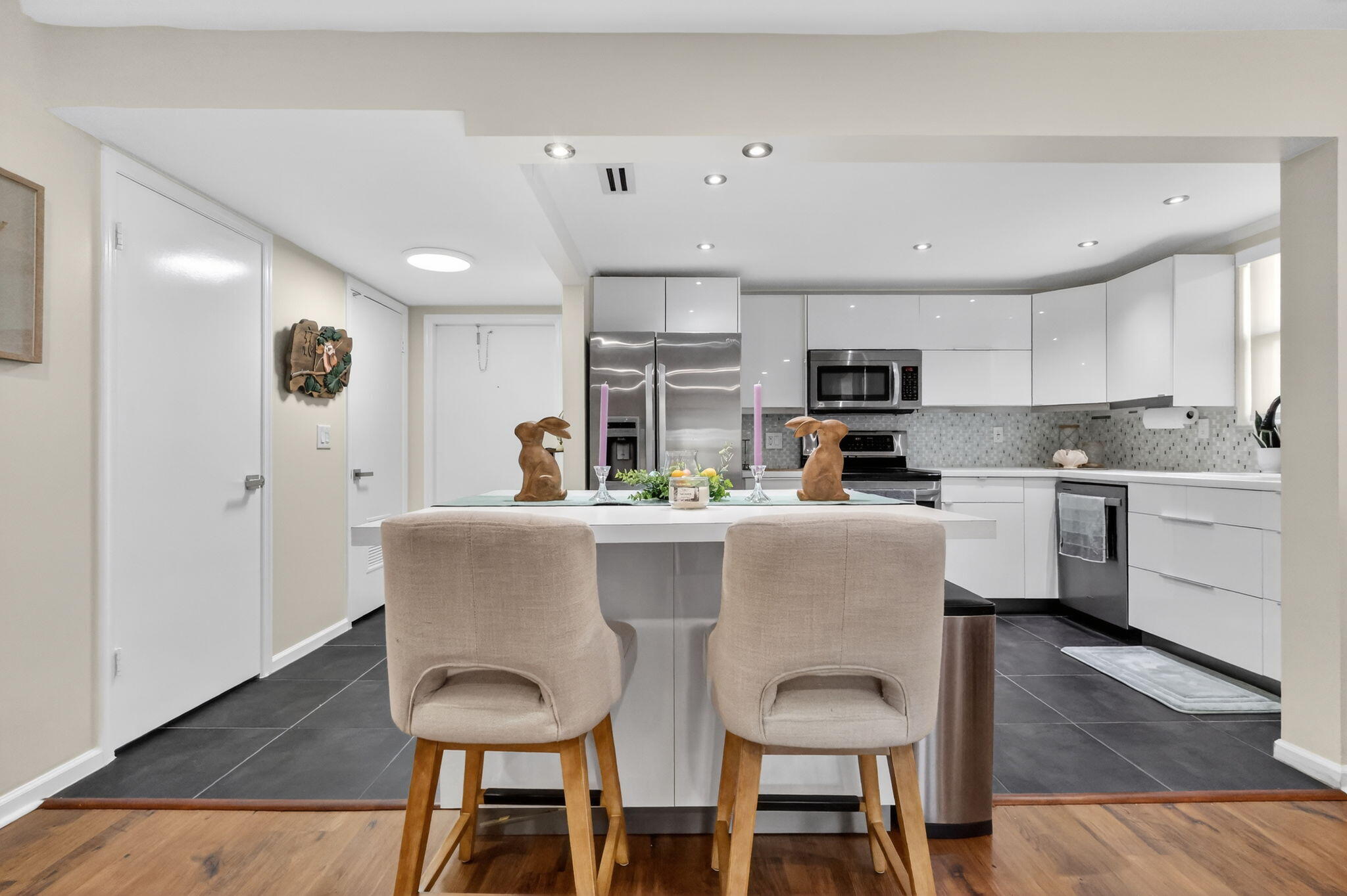 SHORE SIDE CONDO - Residential