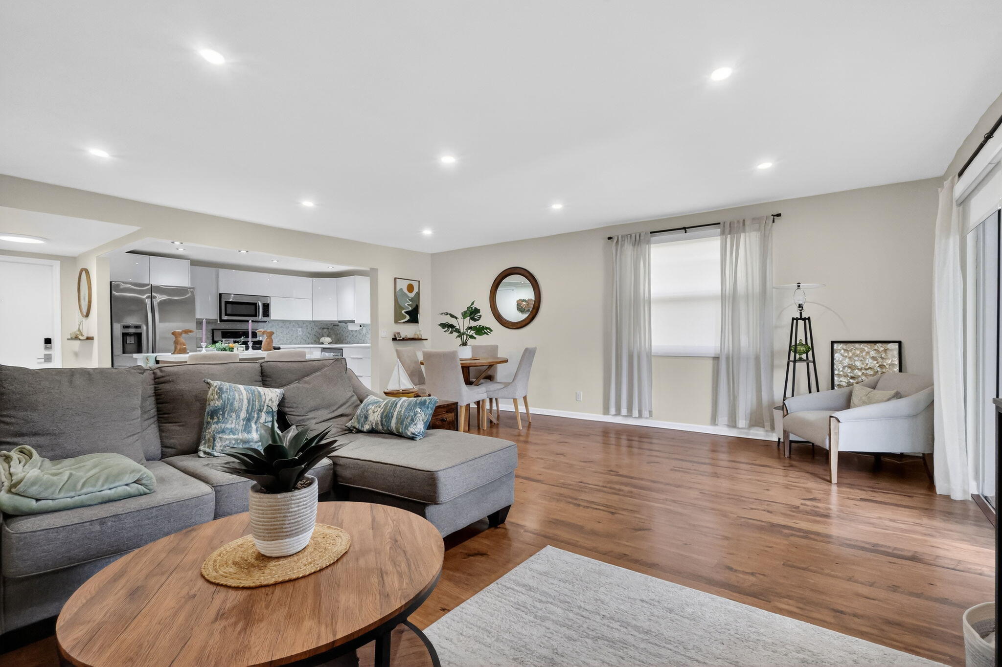 SHORE SIDE CONDO - Residential