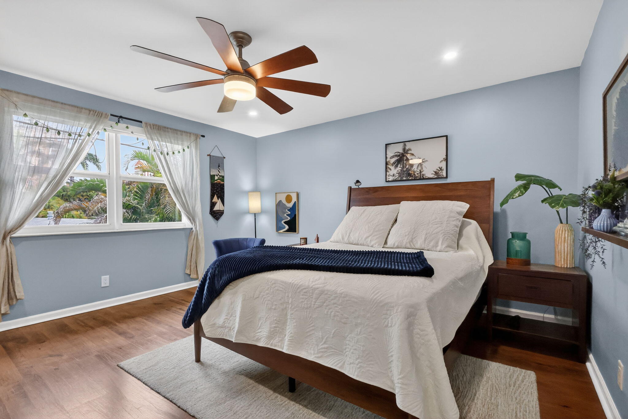 SHORE SIDE CONDO - Residential