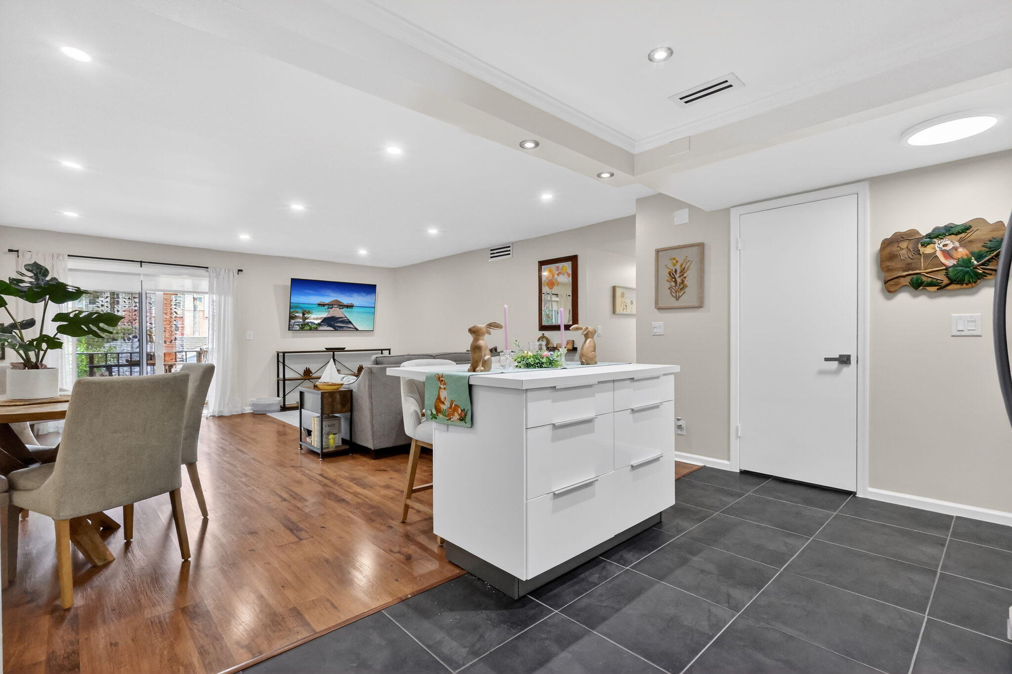 SHORE SIDE CONDO - Residential