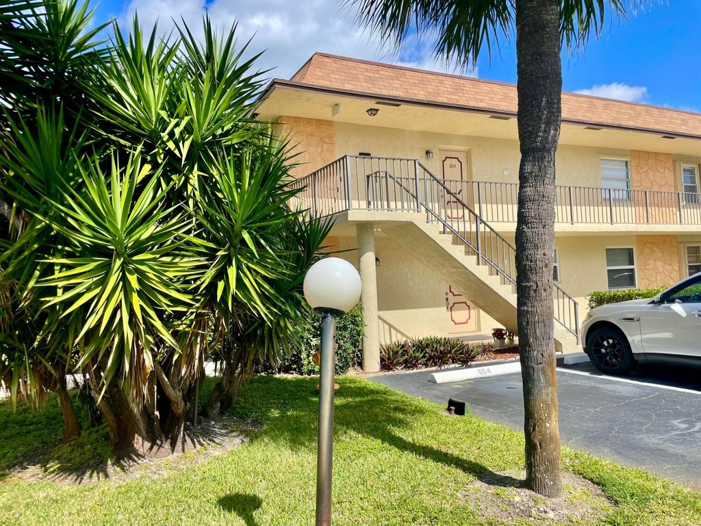Photo of 720 N Dixie Highway #604, Lantana, FL 33462 (MLS # B26005255)