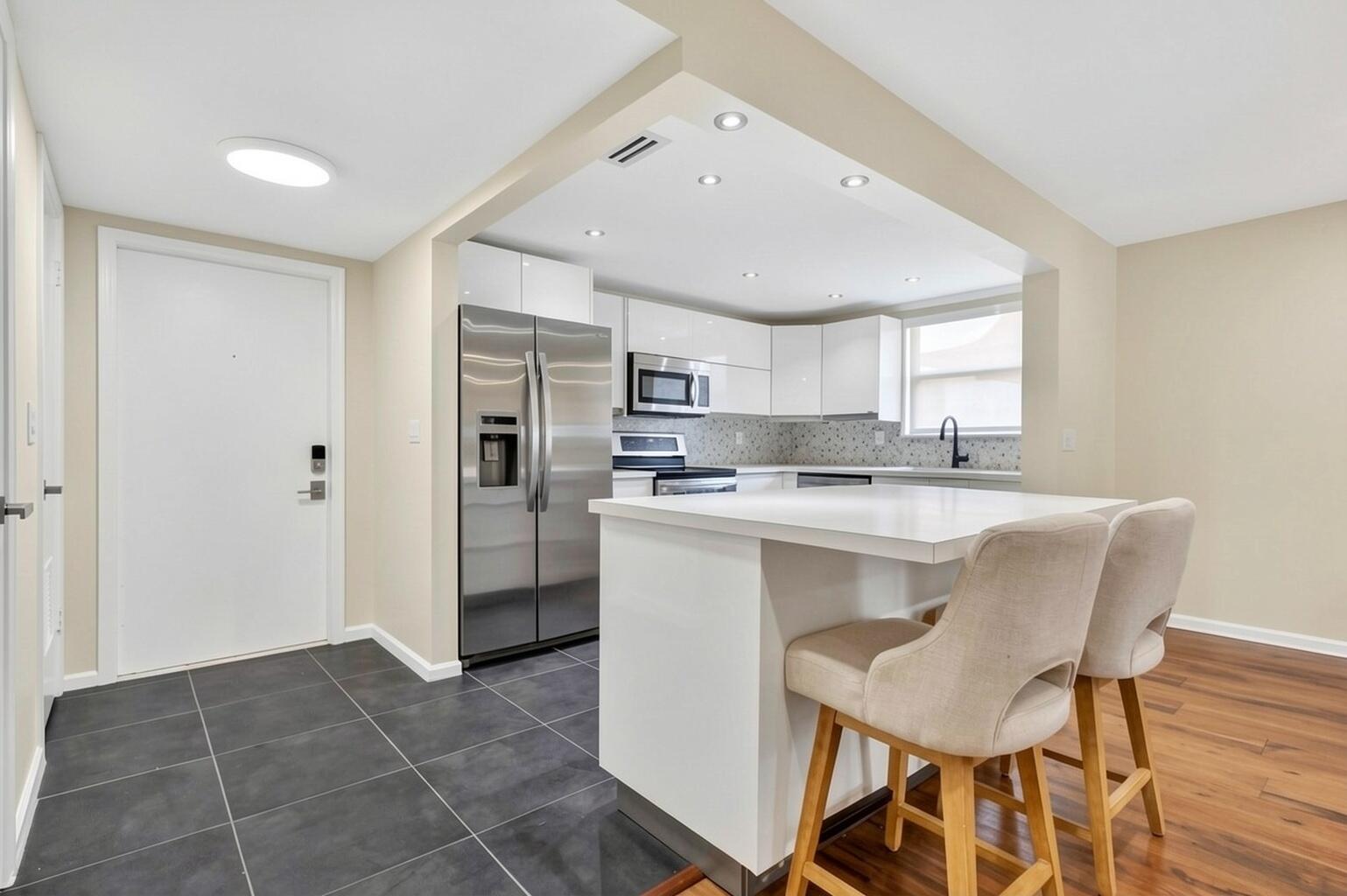 SHORE SIDE CONDO - Residential