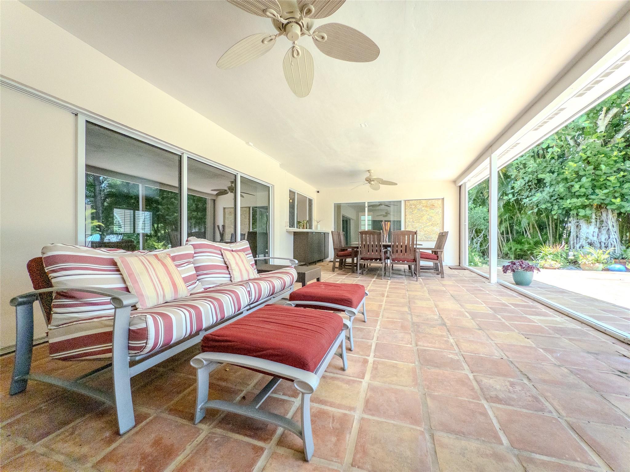 560 SW 62nd Ave