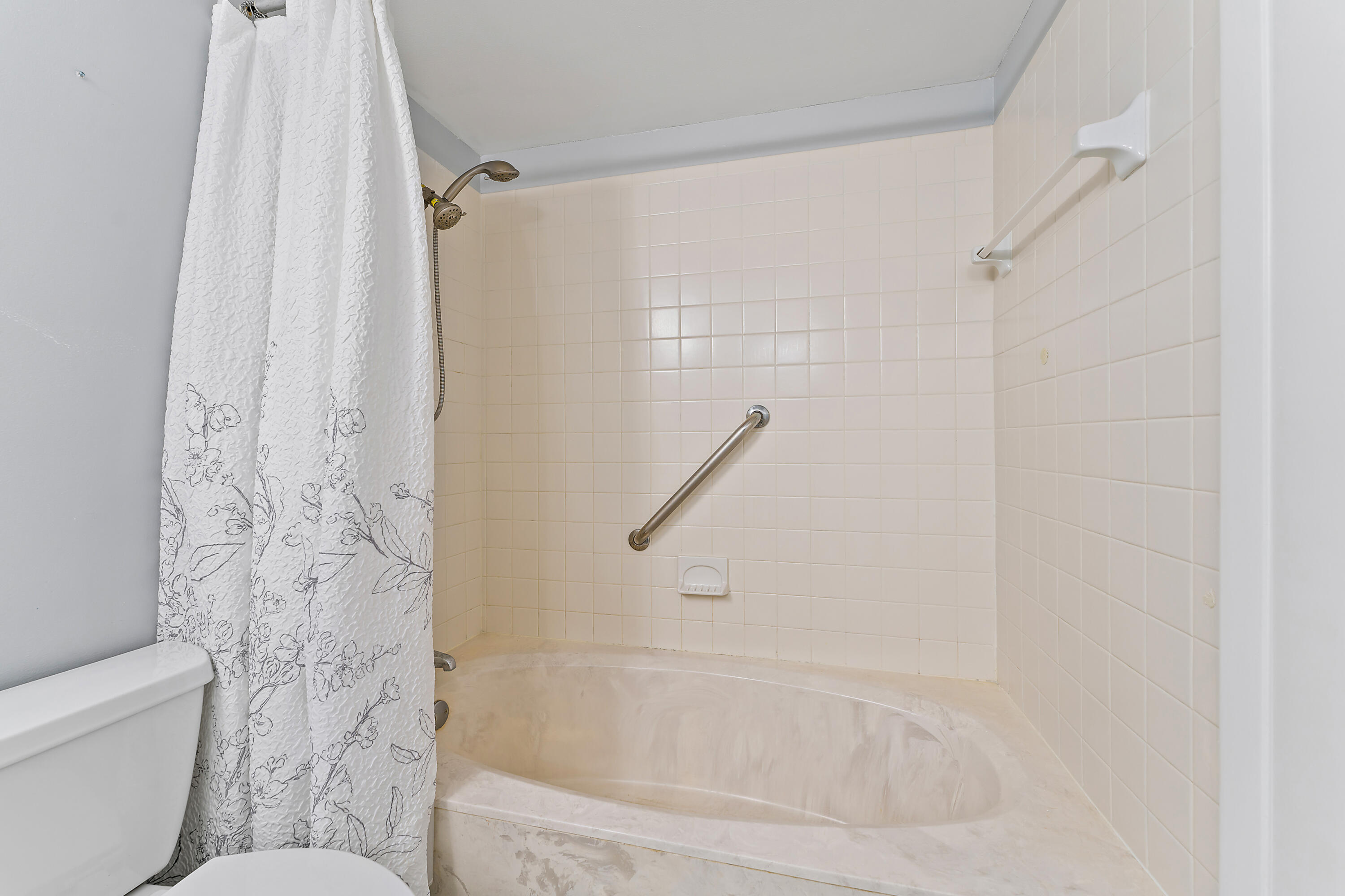 OCEANSIDE TERRACE CONDO - Residential Lease