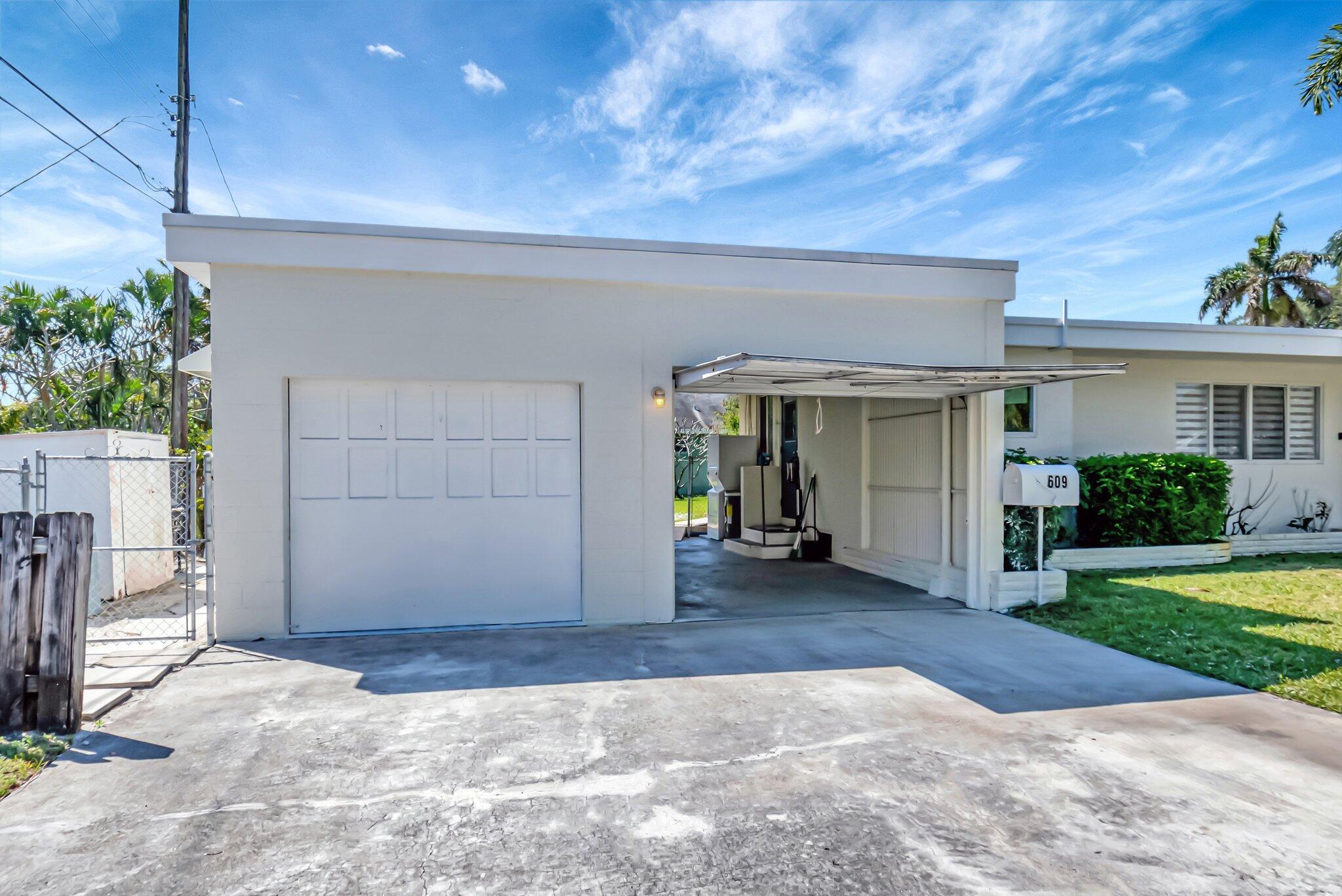 NORTH LAKE WORTH - Residential