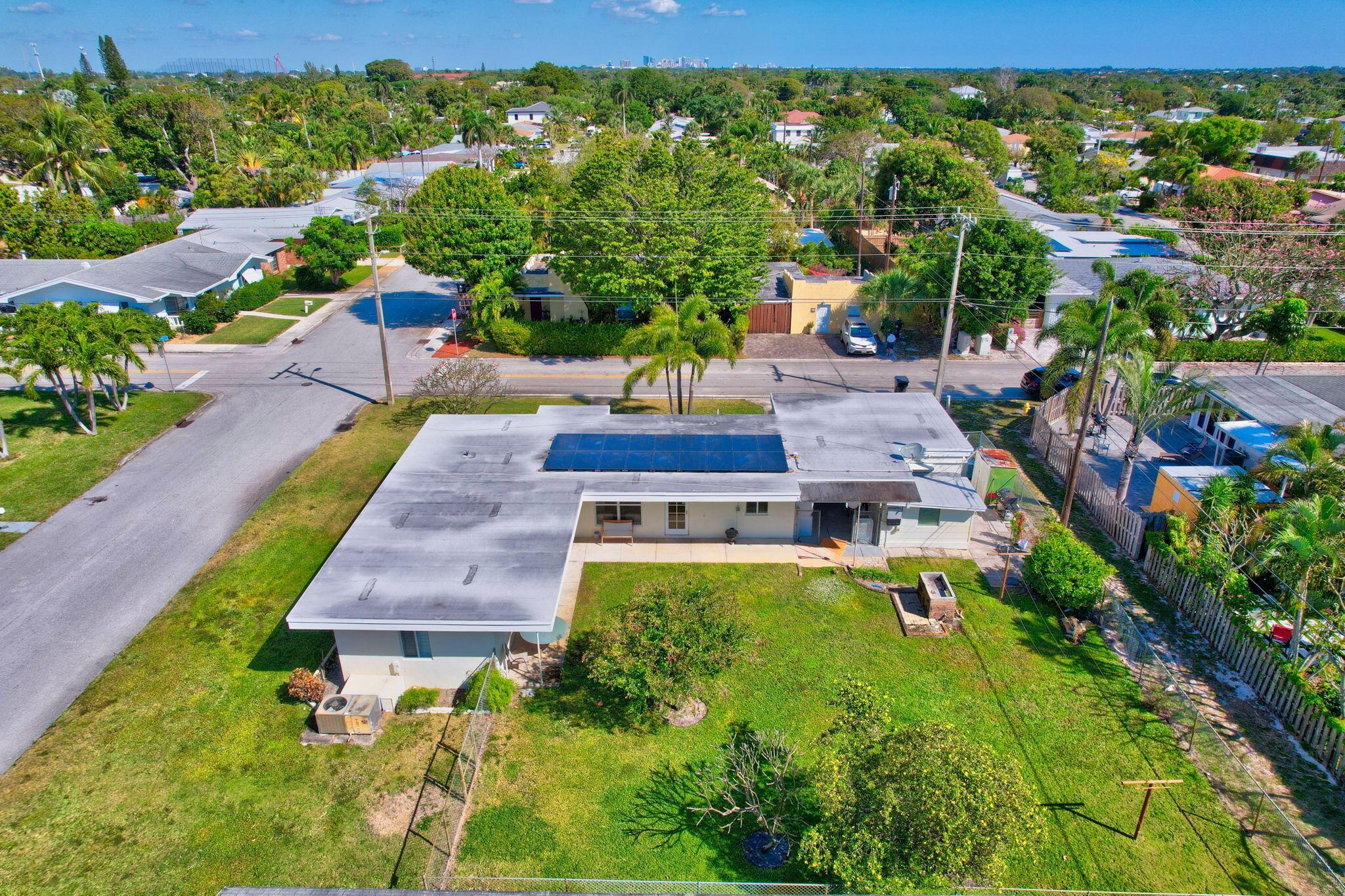 NORTH LAKE WORTH - Residential