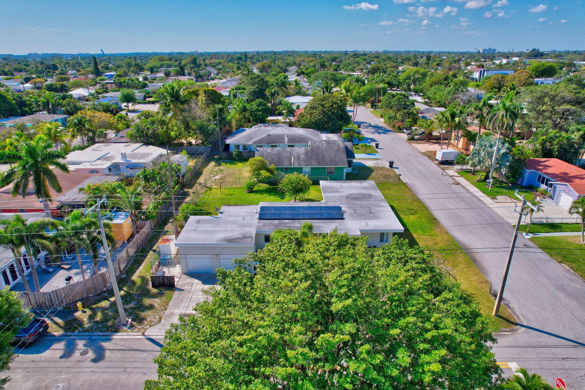 NORTH LAKE WORTH - Residential
