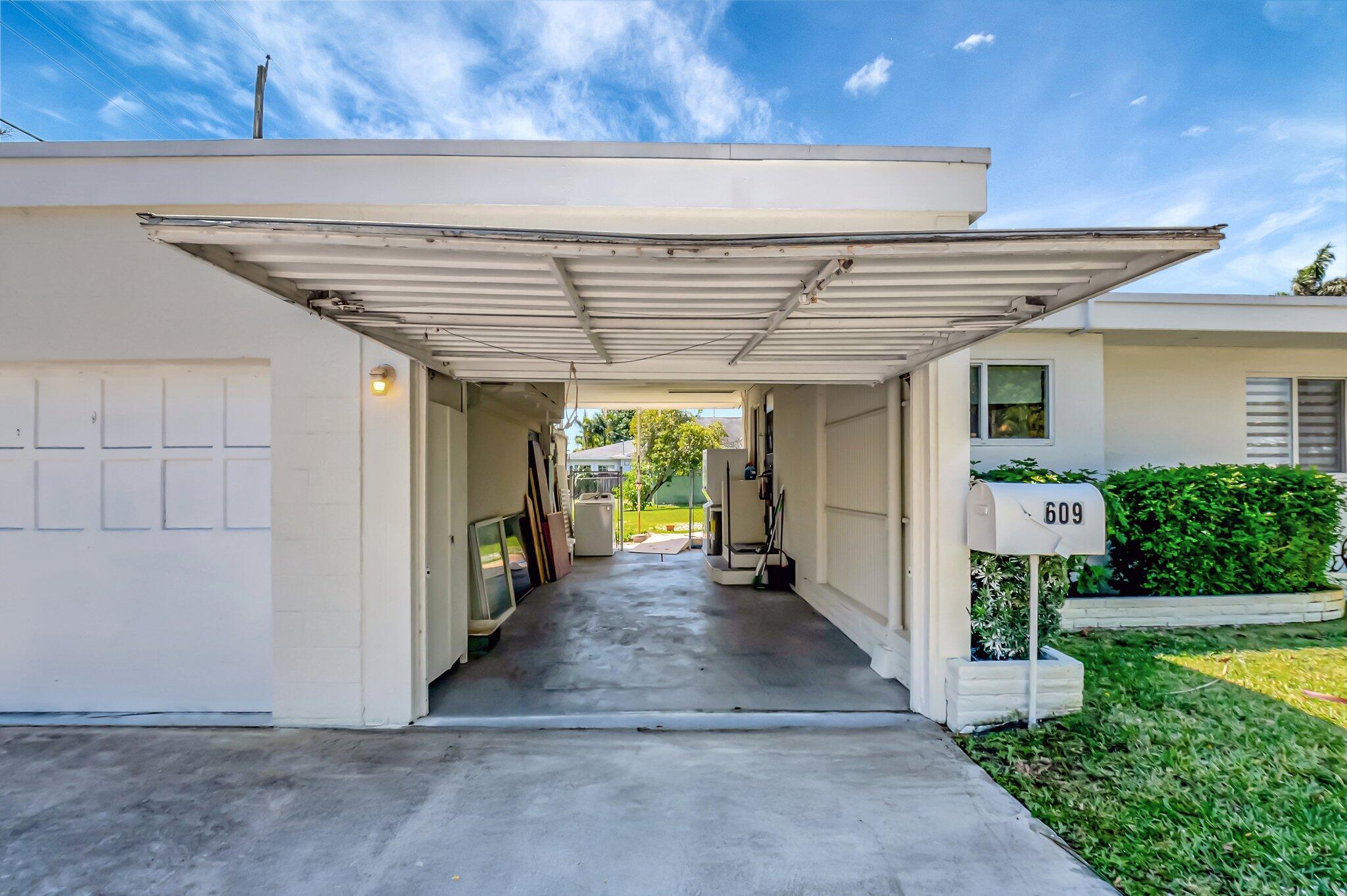 NORTH LAKE WORTH - Residential