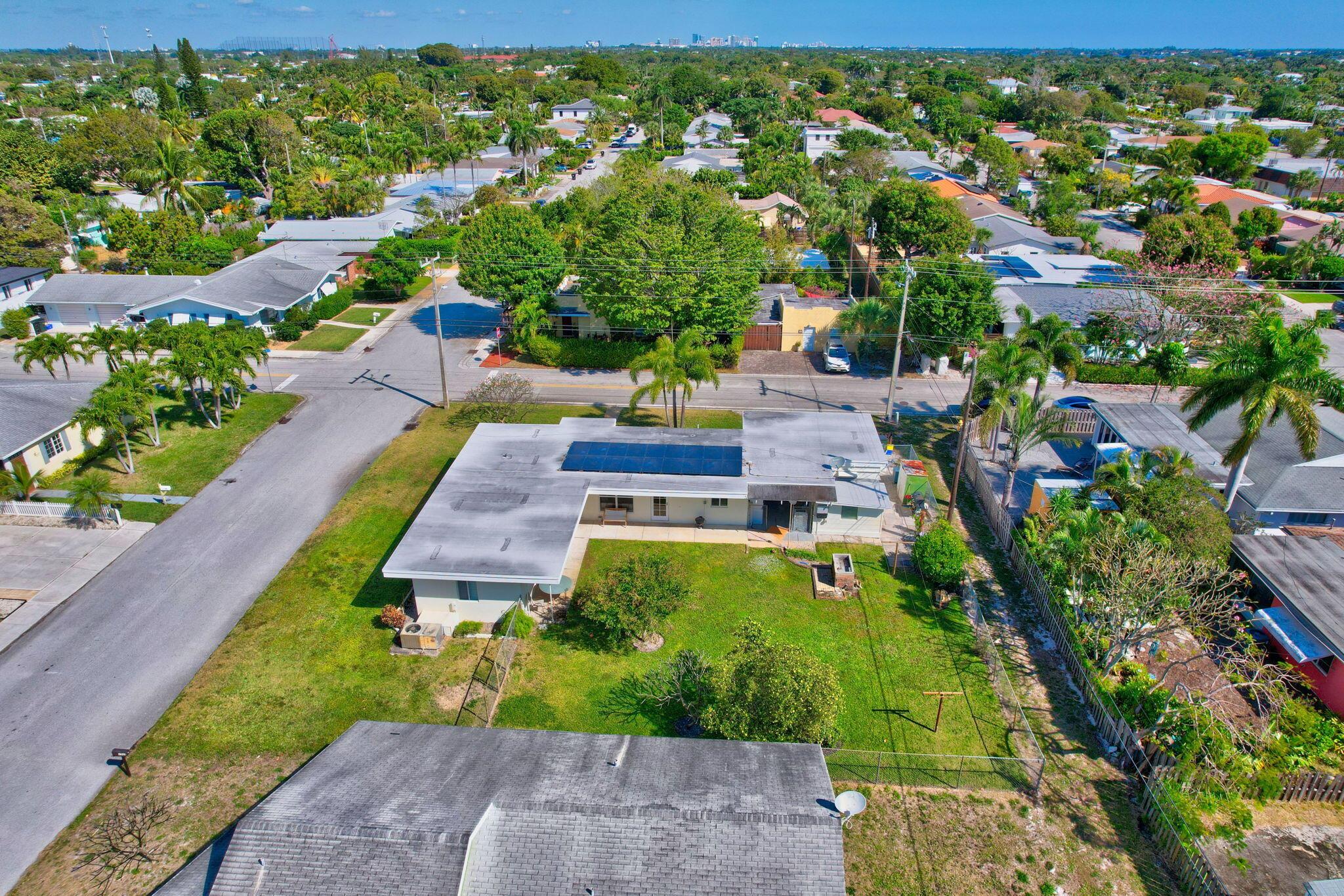 NORTH LAKE WORTH - Residential