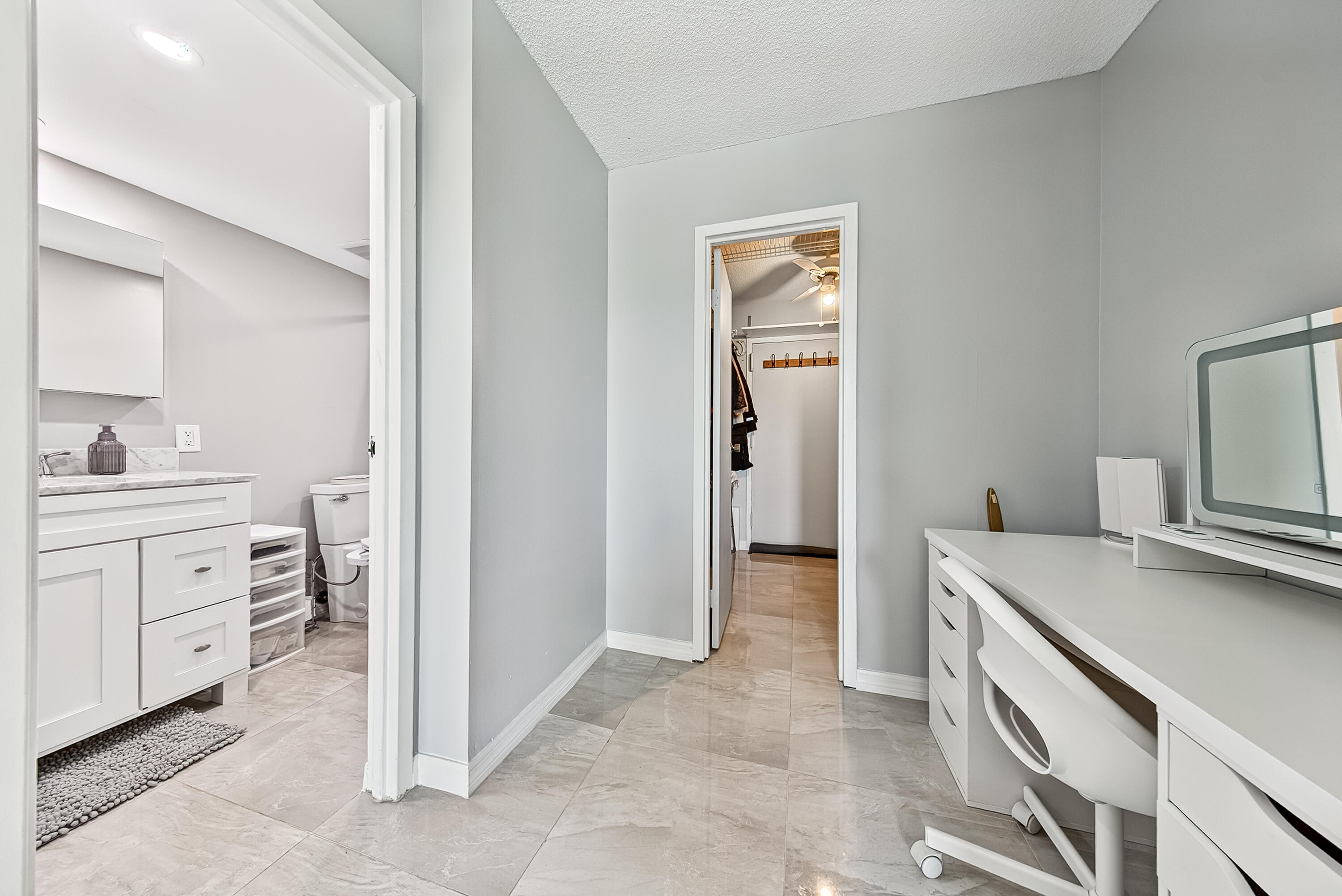 IMPERIAL POINT CONDO - Residential